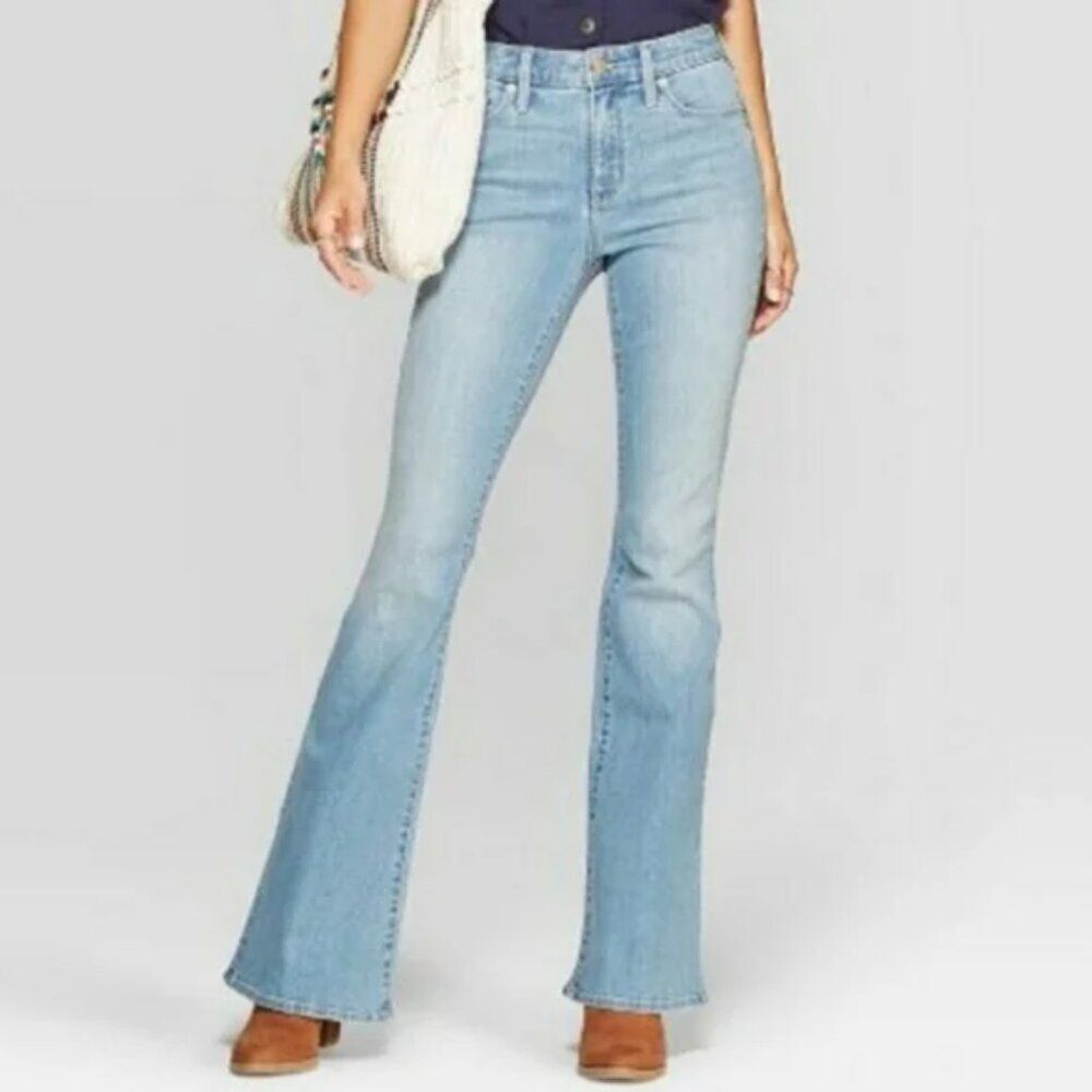 NEW Universal Thread High Rise Flare Light Wash Jeans - Size 10 Womens